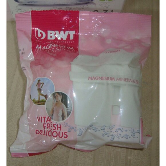 BWT Penguin 2.7 L Magnesium Mineralizer Drinking Water Filter Jug in GREEN NEW - Picture 11 of 12